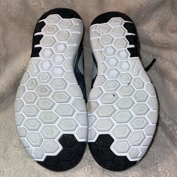 Nike Flex Experience RN 5 Woman’s Size 6 - Picture 5 of 5